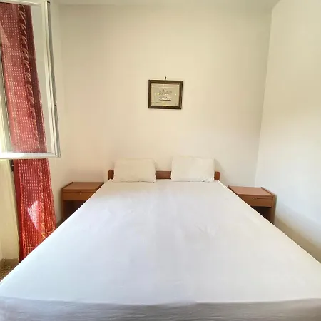 Center 3 Apartment *