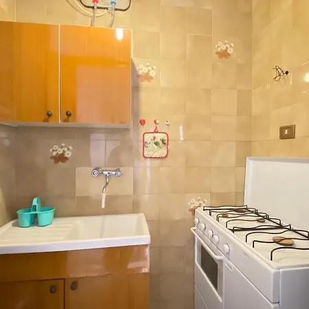 Apartment Center 3 *
