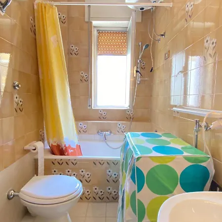 Apartment Center 3 *